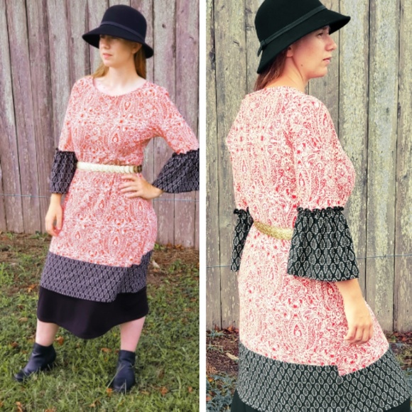 *Host Pick* !! Boho Bell Sleeved Midi Dress - Picture 1 of 3